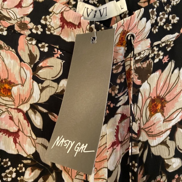 SOLD NWT Nasty Gal Flowy Floral Pants - Picture 2 of 3